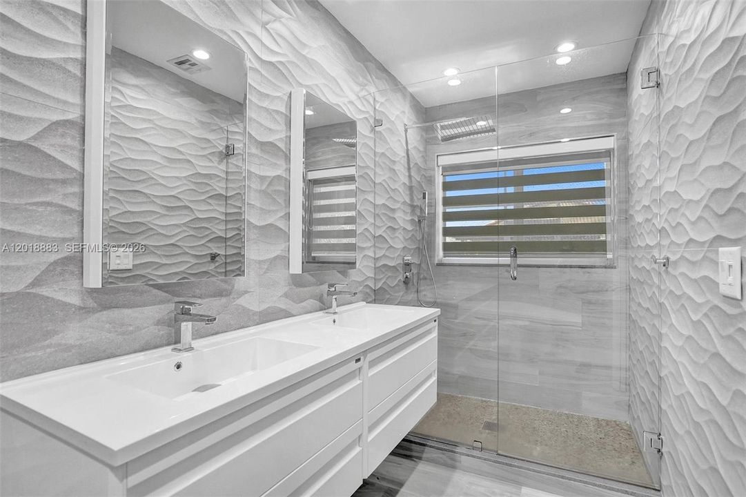 For Sale: $630,000 (4 beds, 2 baths, 1667 Square Feet)