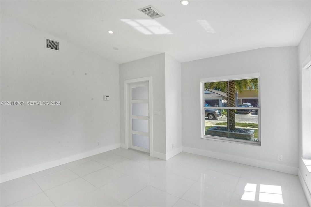 For Sale: $630,000 (4 beds, 2 baths, 1667 Square Feet)