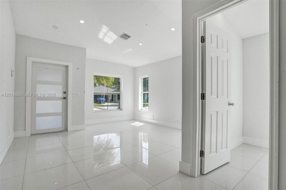 For Sale: $630,000 (4 beds, 2 baths, 1667 Square Feet)