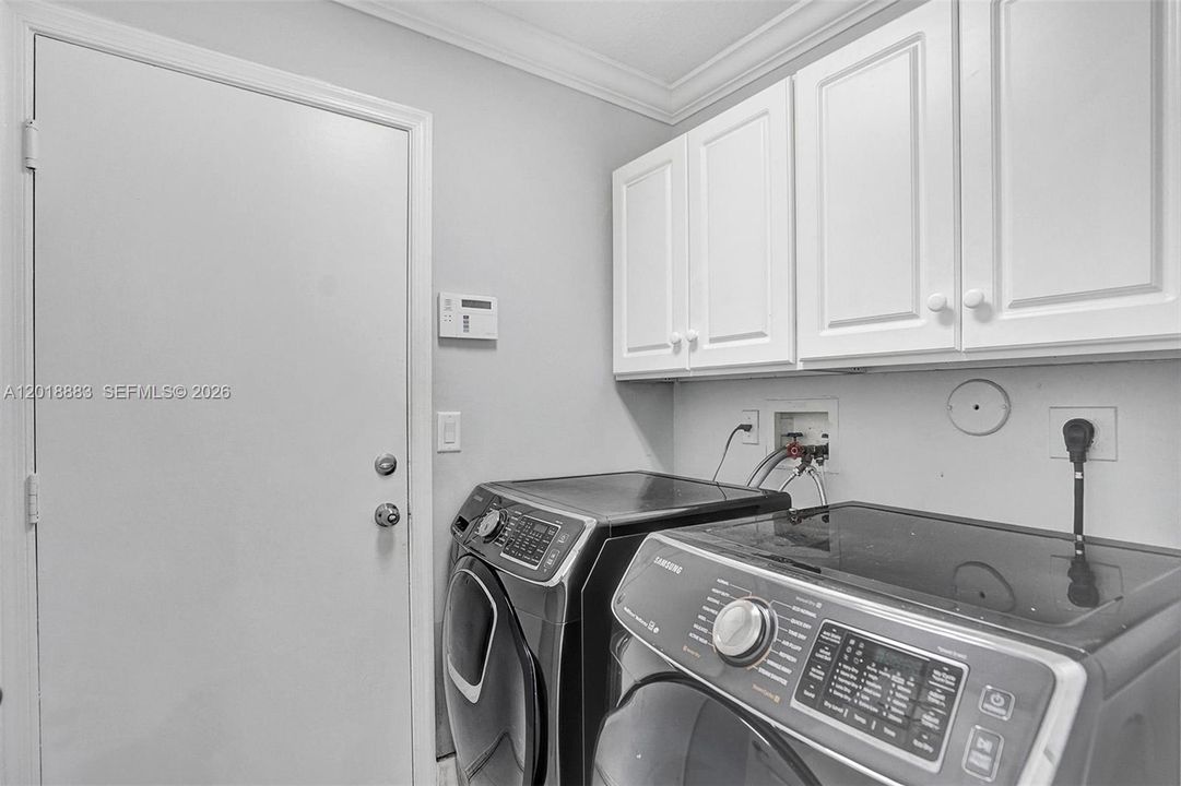 For Sale: $630,000 (4 beds, 2 baths, 1667 Square Feet)