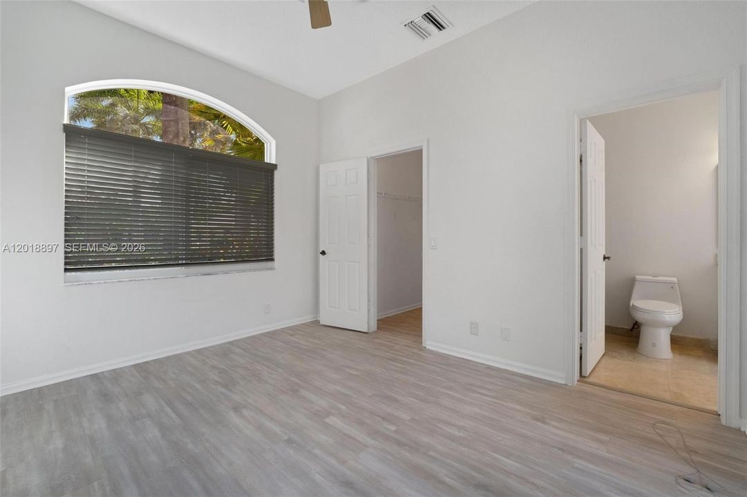 En Renta: $7,990 (4 camas, 3 baños, 3176 Pies cuadrados)