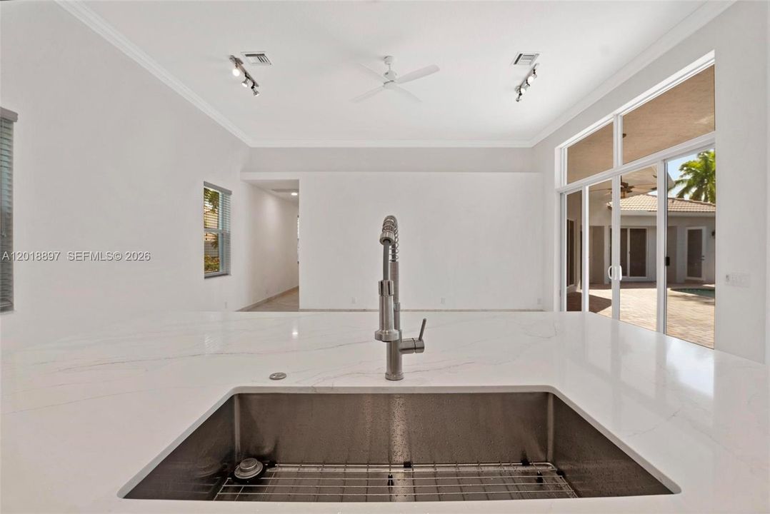 En Renta: $7,990 (4 camas, 3 baños, 3176 Pies cuadrados)