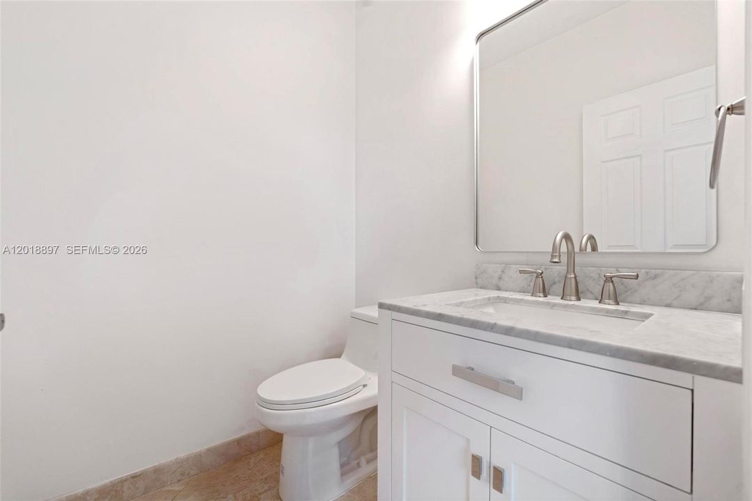 En Renta: $7,990 (4 camas, 3 baños, 3176 Pies cuadrados)