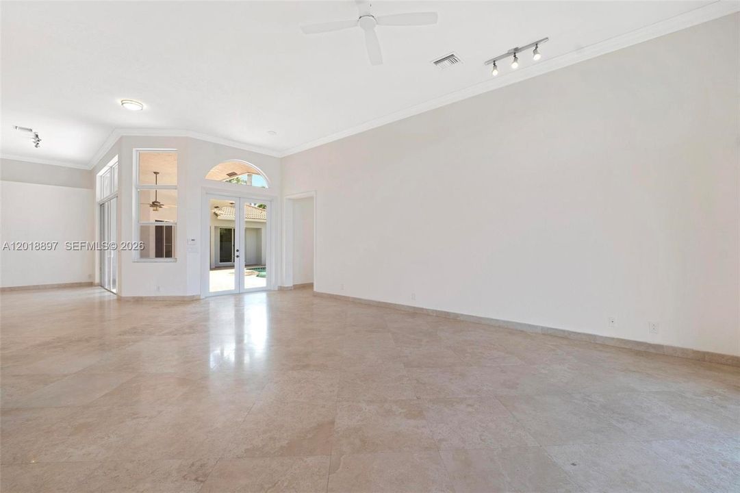 En Renta: $7,990 (4 camas, 3 baños, 3176 Pies cuadrados)