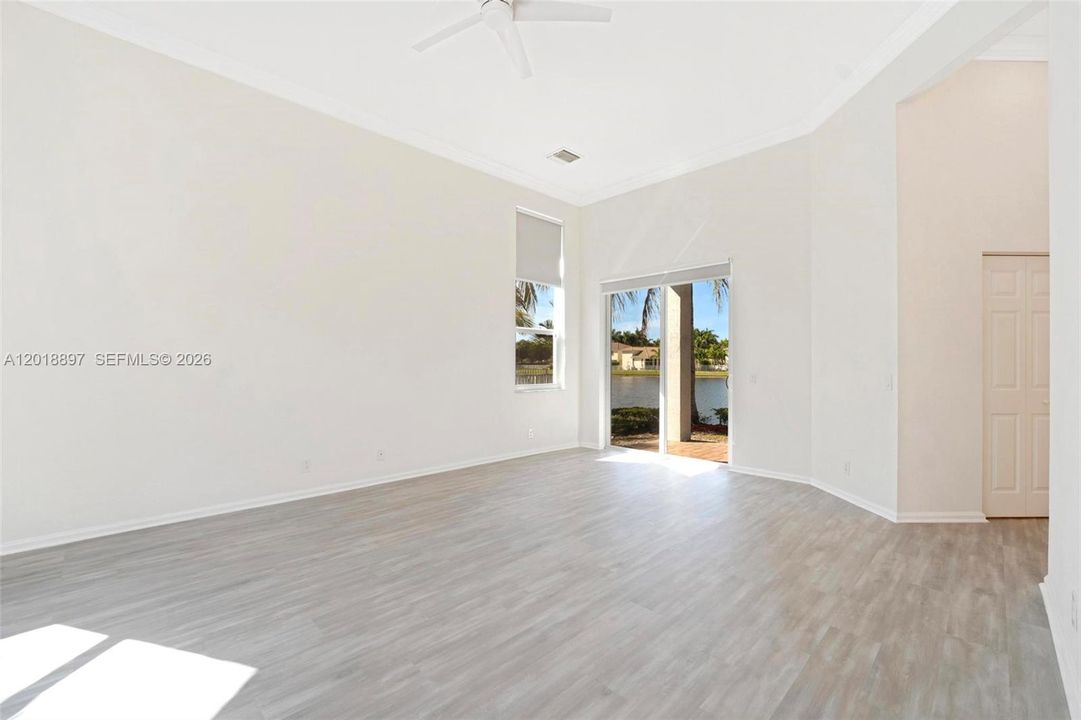 En Renta: $7,990 (4 camas, 3 baños, 3176 Pies cuadrados)