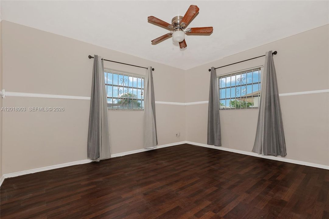 Active With Contract: $549,990 (3 beds, 2 baths, 1452 Square Feet)