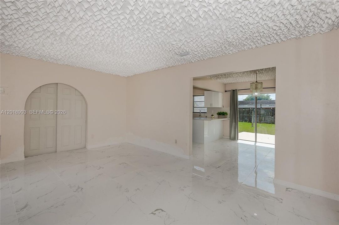 Active With Contract: $549,990 (3 beds, 2 baths, 1452 Square Feet)