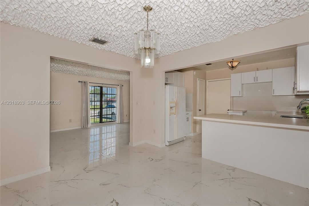 Active With Contract: $549,990 (3 beds, 2 baths, 1452 Square Feet)