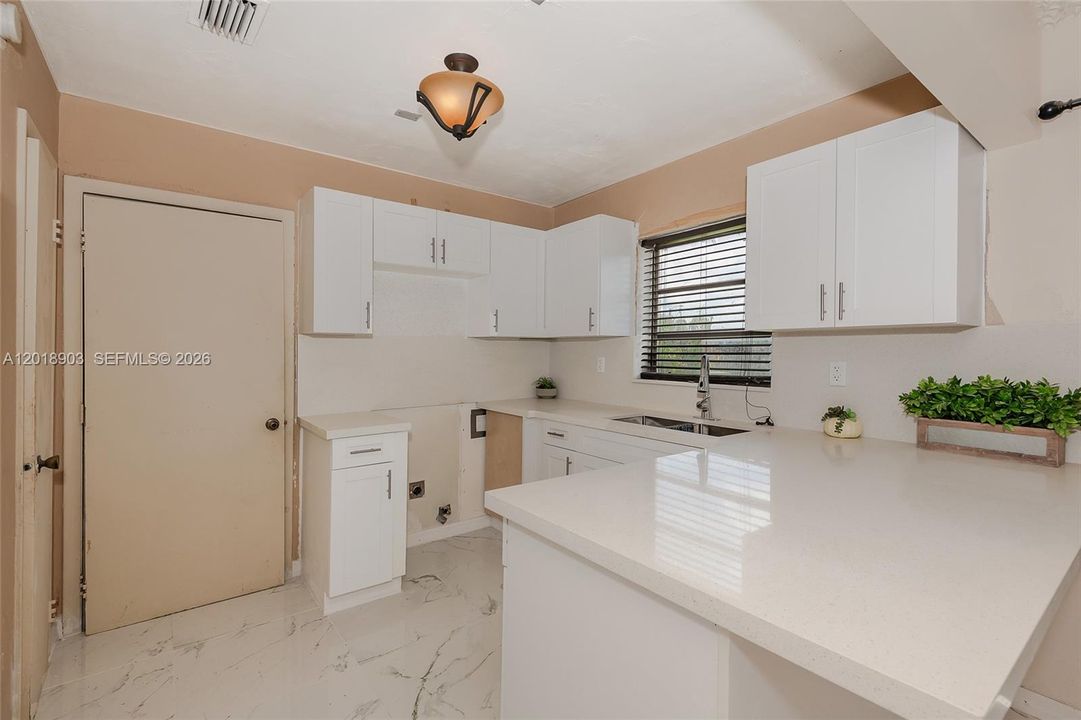 Active With Contract: $549,990 (3 beds, 2 baths, 1452 Square Feet)