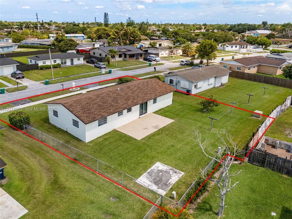 Active With Contract: $549,990 (3 beds, 2 baths, 1452 Square Feet)