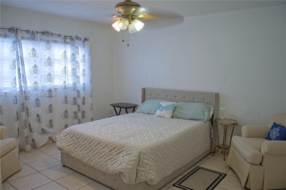 В аренду: $1,450 (1 спален, 1 ванн, 720 Квадратных фут)
