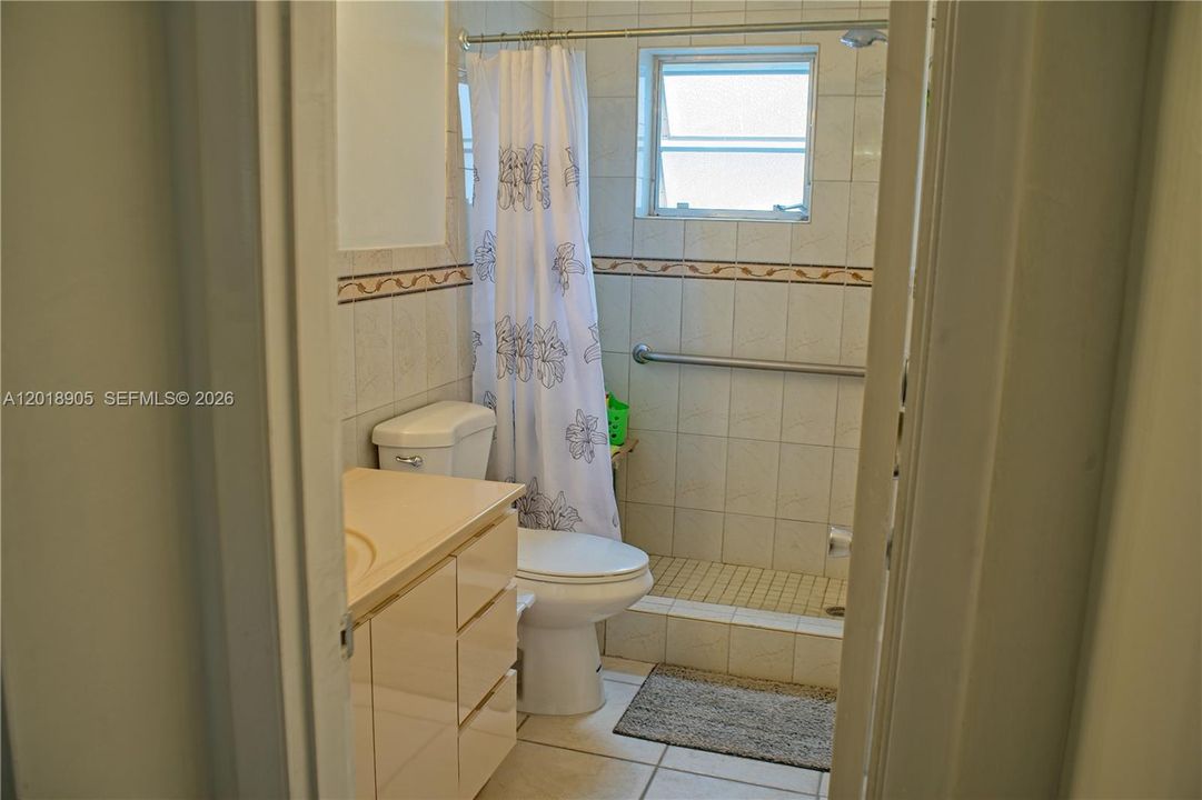 В аренду: $1,450 (1 спален, 1 ванн, 720 Квадратных фут)