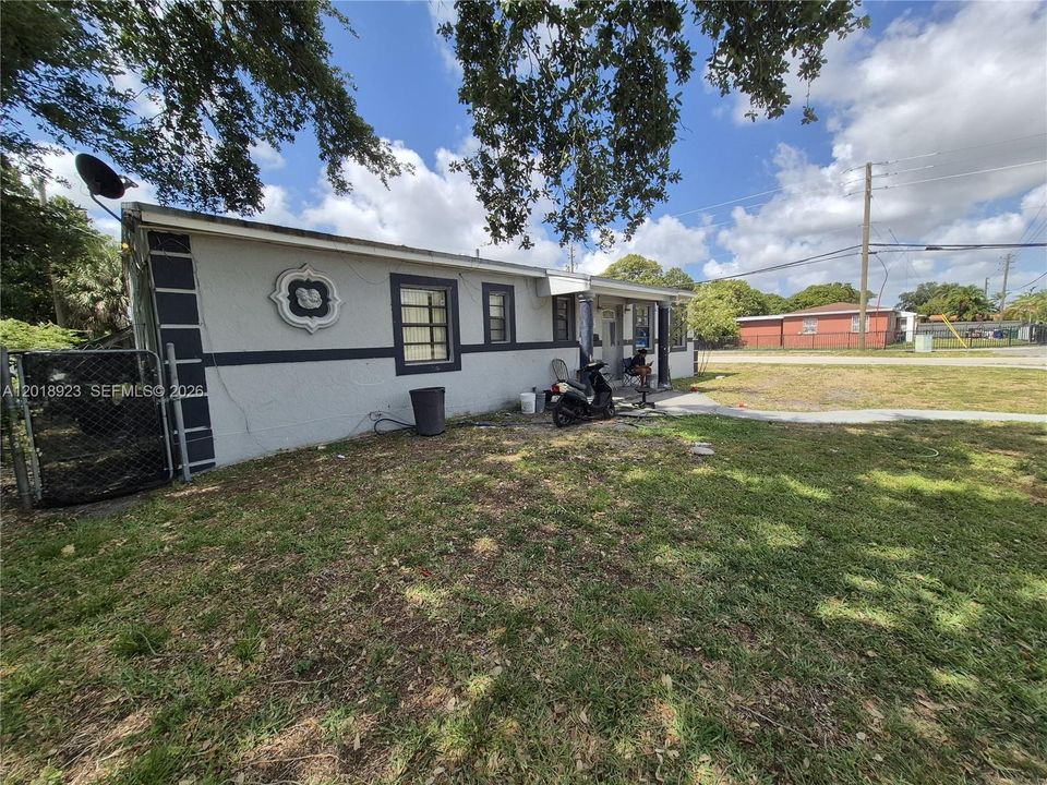 En Venta: $475,000 (4 camas, 2 baños, 1128 Pies cuadrados)