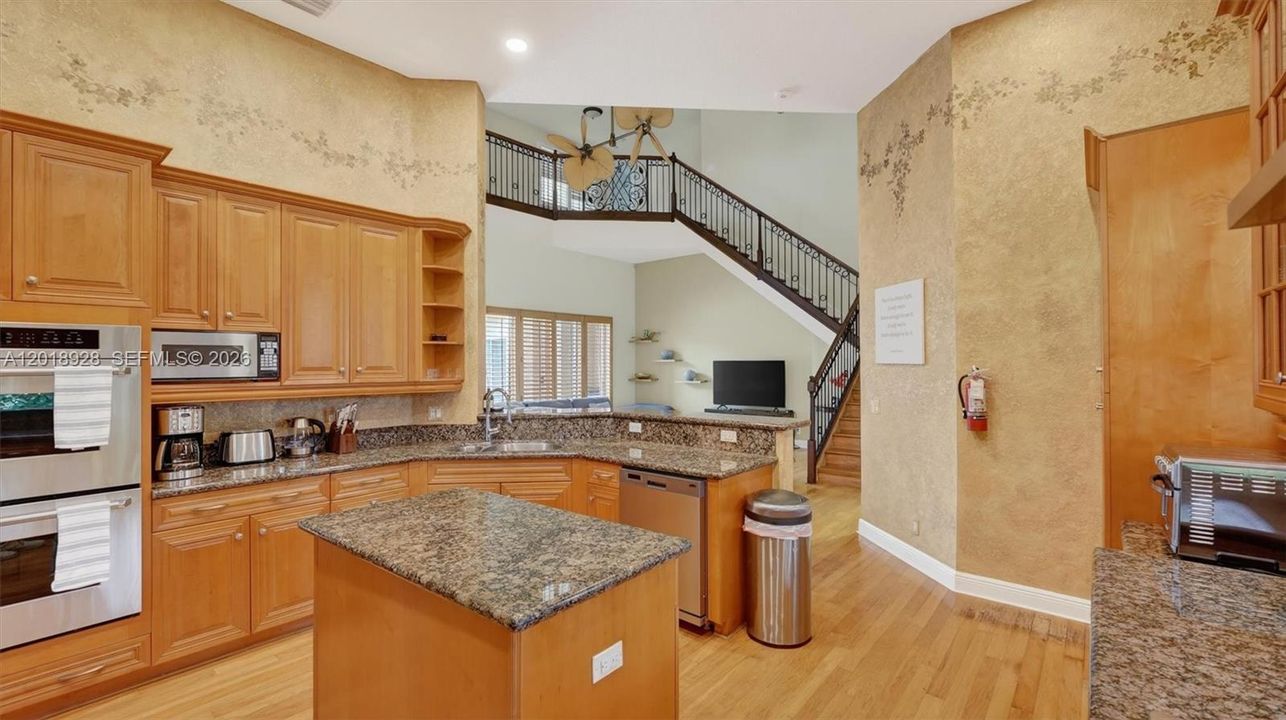 For Rent: $14,000 (5 beds, 4 baths, 5500 Square Feet)