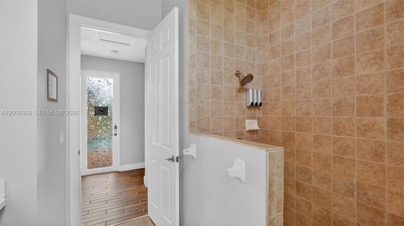 For Rent: $14,000 (5 beds, 4 baths, 5500 Square Feet)