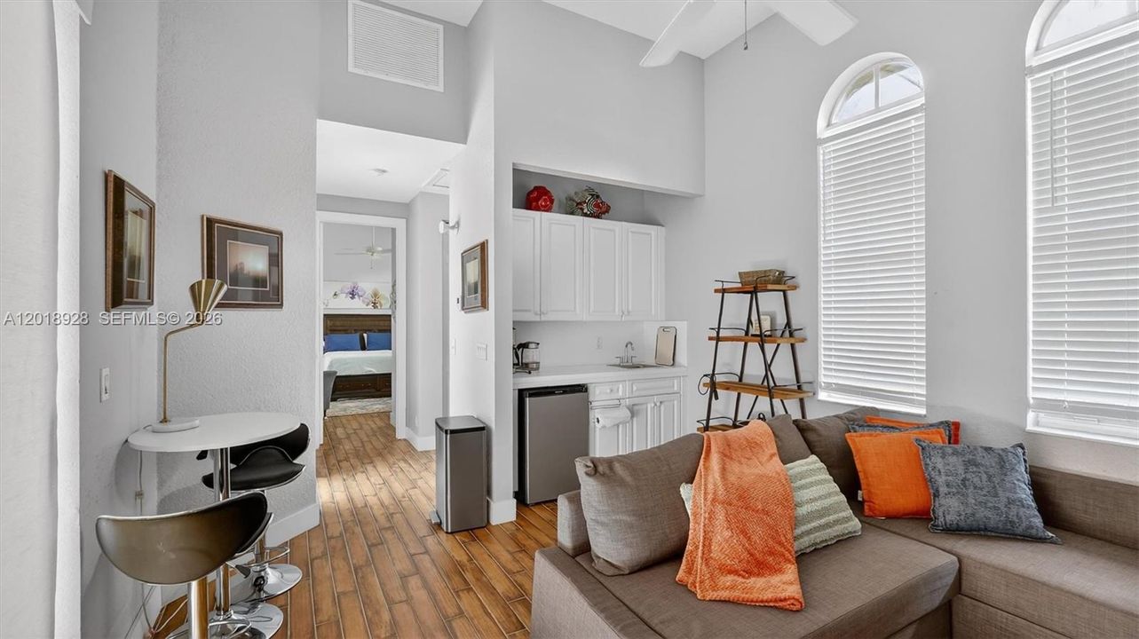 For Rent: $14,000 (5 beds, 4 baths, 5500 Square Feet)