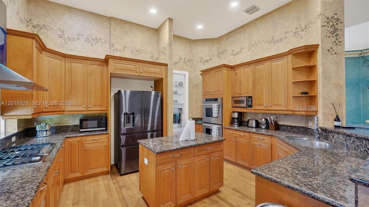 For Rent: $14,000 (5 beds, 4 baths, 5500 Square Feet)