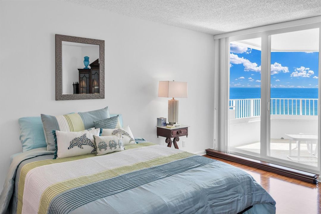 Guest bedroom