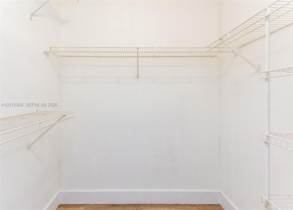 For Sale: $220,000 (2 beds, 2 baths, 1106 Square Feet)