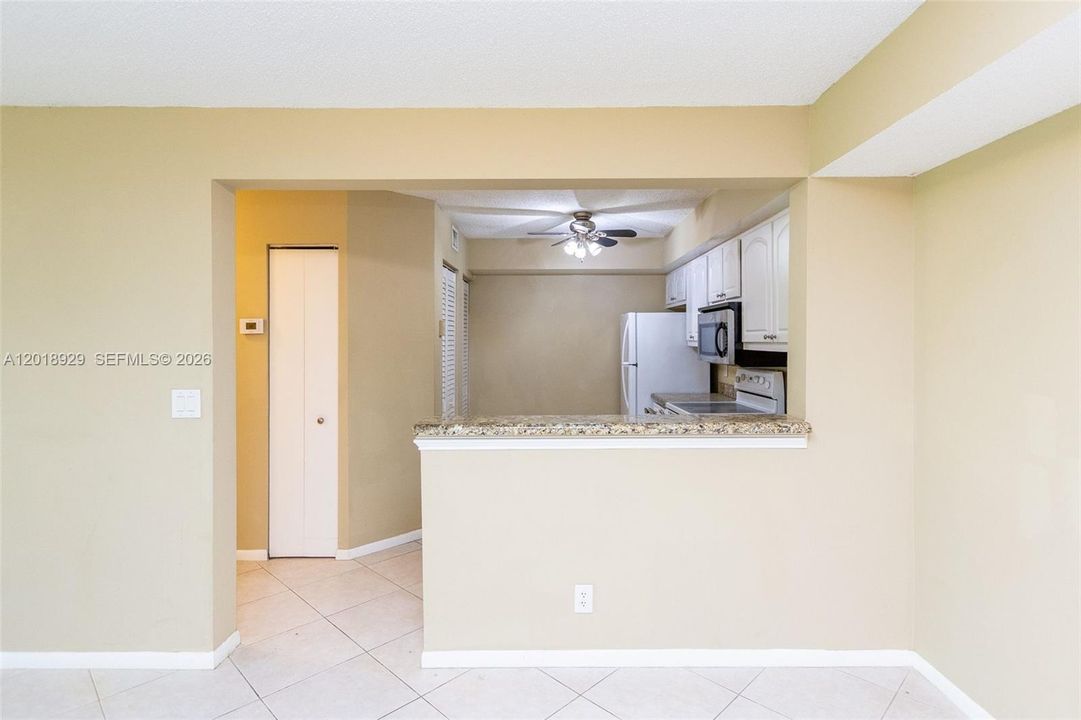 For Sale: $220,000 (2 beds, 2 baths, 1106 Square Feet)