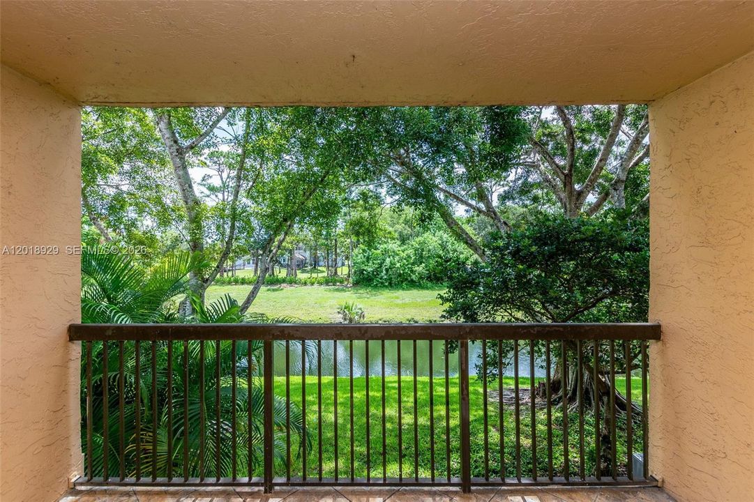 For Sale: $220,000 (2 beds, 2 baths, 1106 Square Feet)