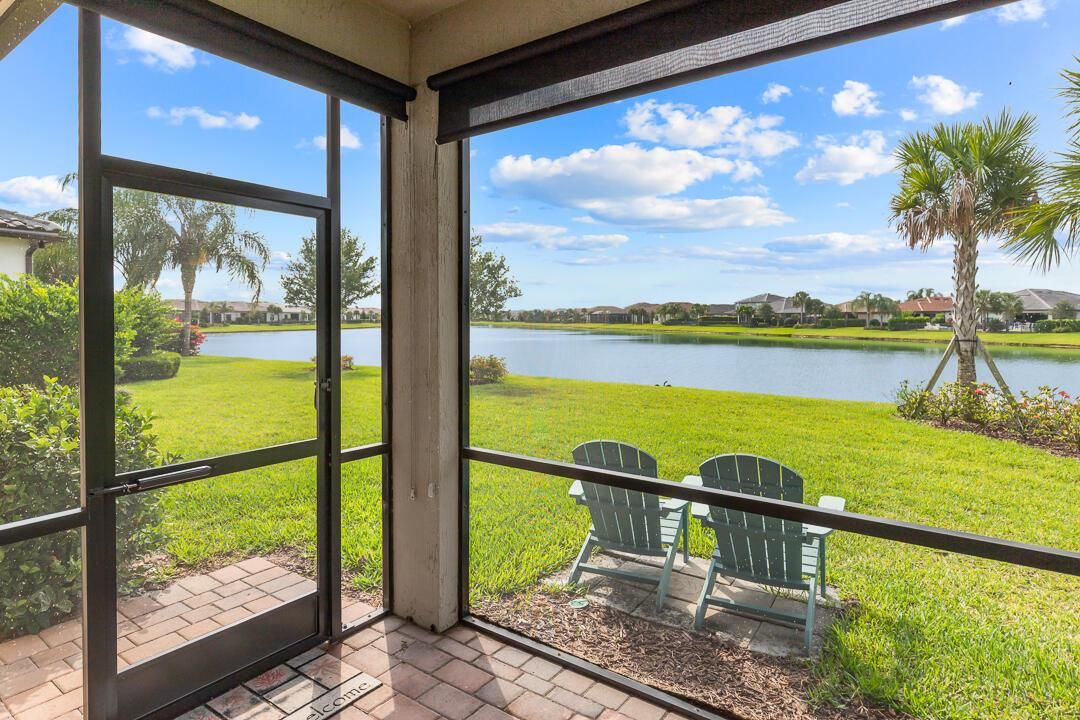 471 SE Vallarta Drive-42