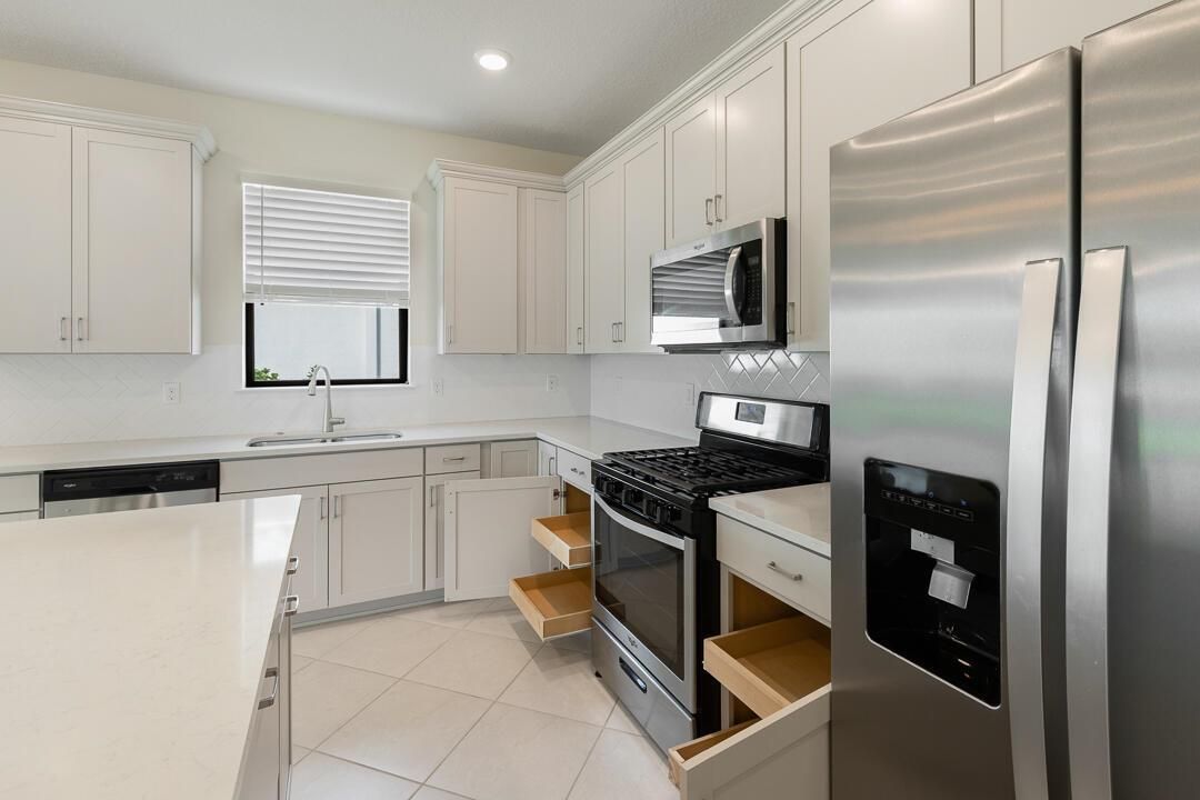 471 SE Vallarta Drive-19