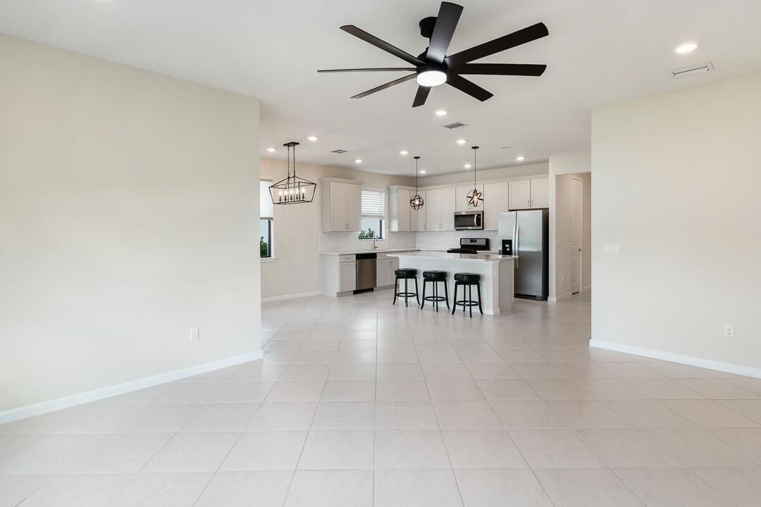 471 SE Vallarta Drive-23