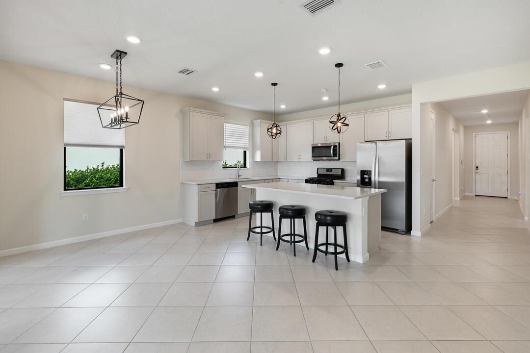 471 SE Vallarta Drive-14
