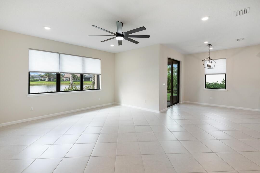 471 SE Vallarta Drive-22