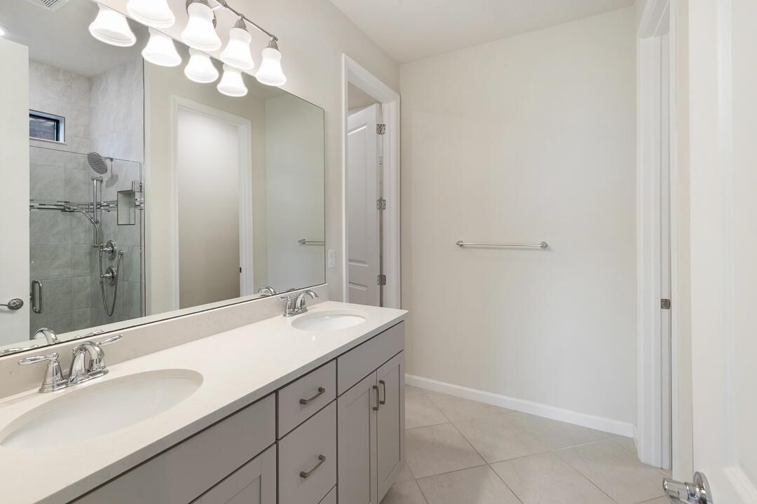 471 SE Vallarta Drive-26