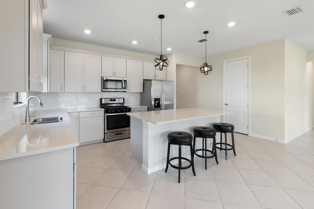 471 SE Vallarta Drive-16