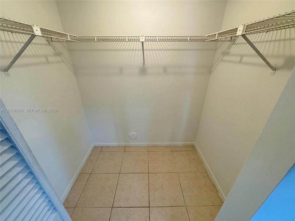 En Renta: $1,945 (2 camas, 2 baños, 1000 Pies cuadrados)