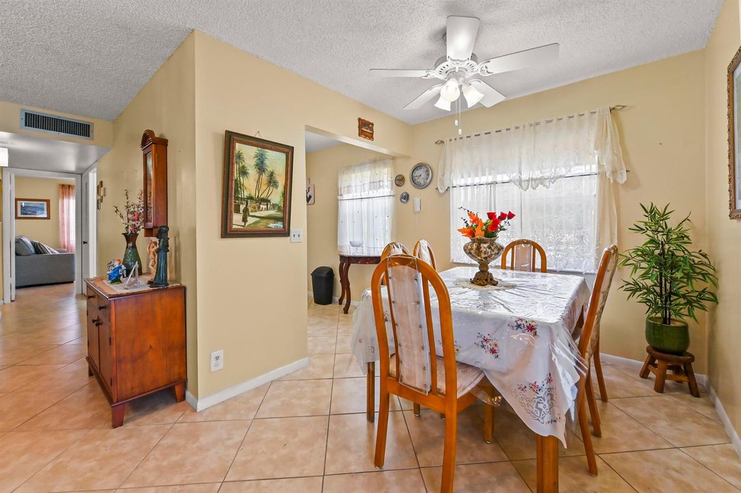 07 Dining room 01
