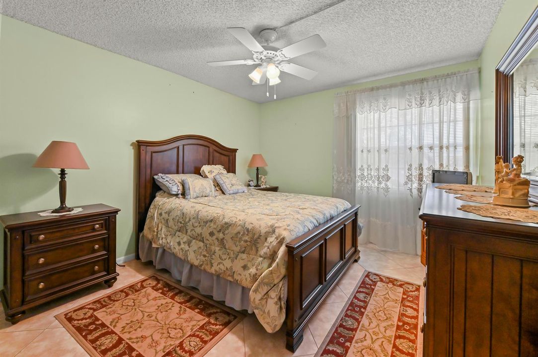 11 Bedroom 01
