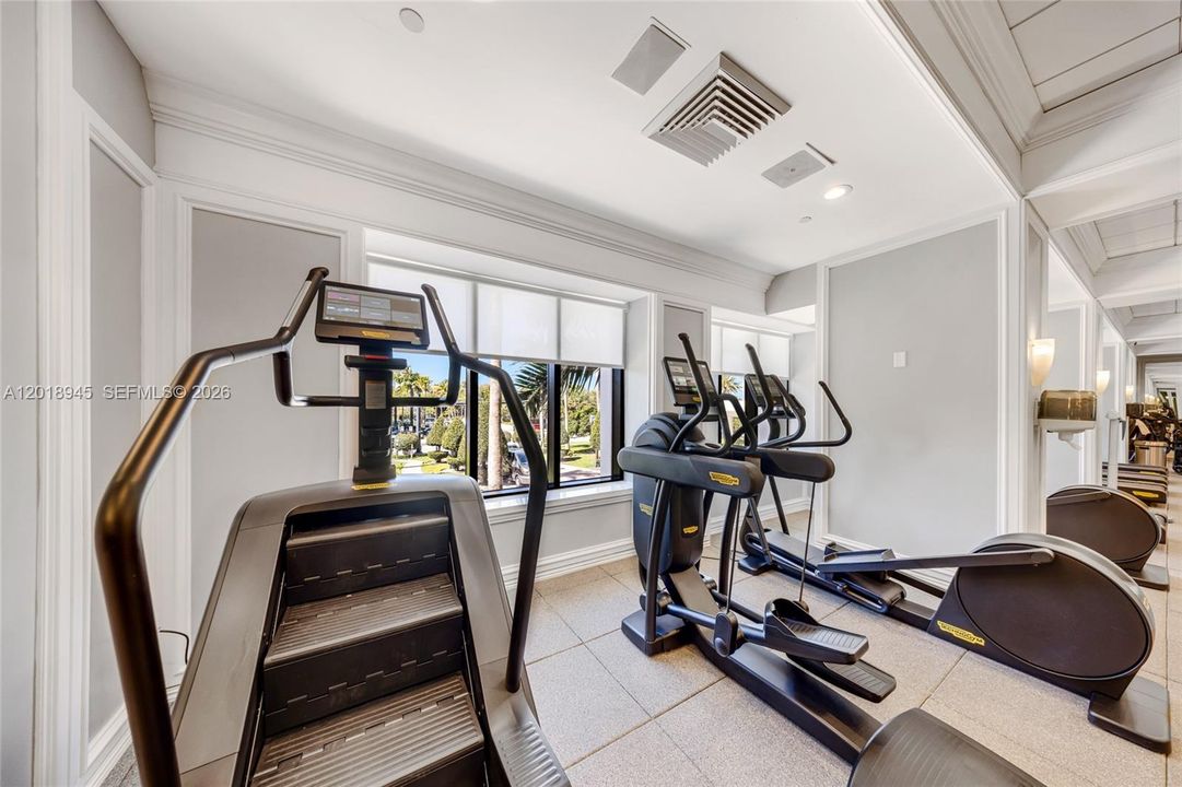 For Rent: $6,850 (2 beds, 3 baths, 1942 Square Feet)