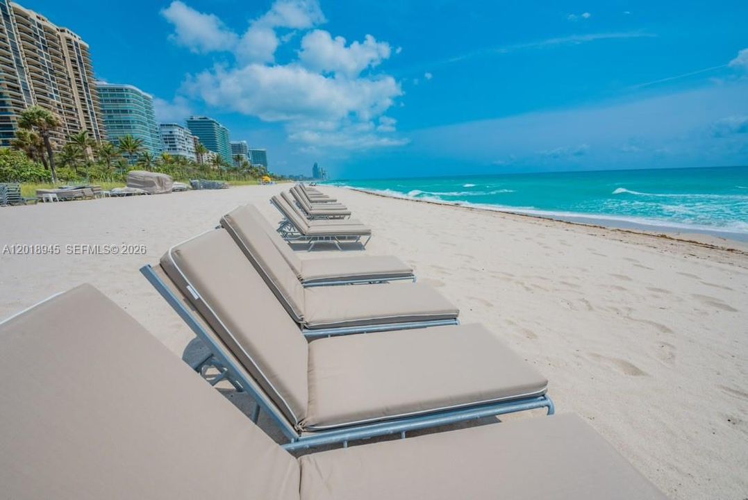 For Rent: $6,850 (2 beds, 3 baths, 1942 Square Feet)