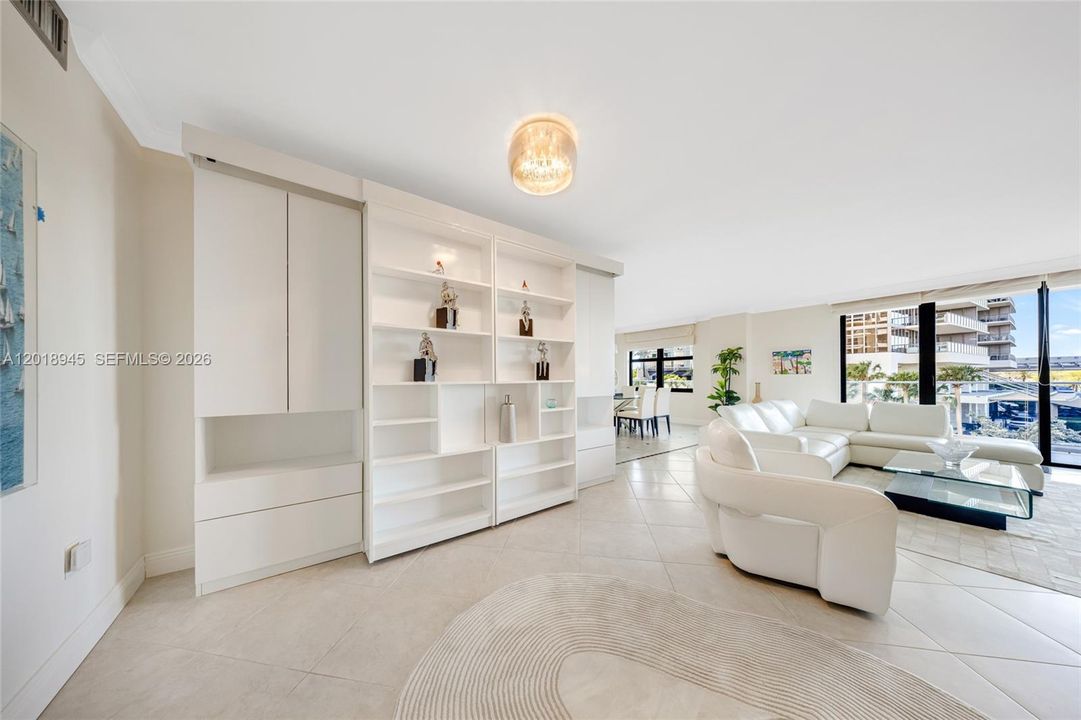 For Rent: $6,850 (2 beds, 3 baths, 1942 Square Feet)
