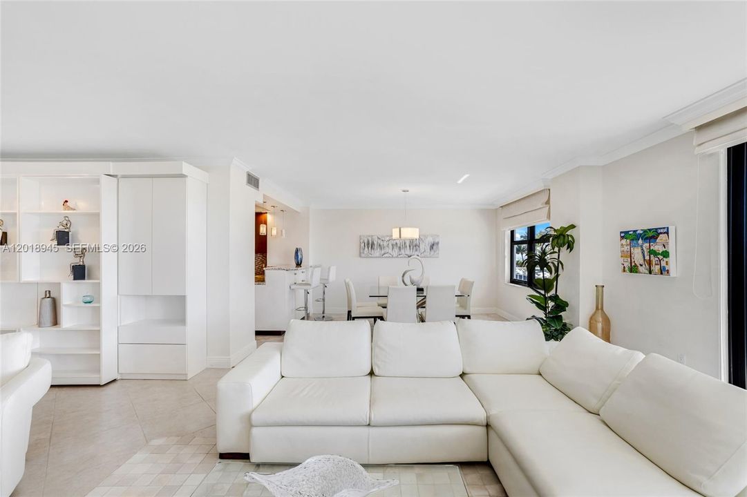 For Rent: $6,850 (2 beds, 3 baths, 1942 Square Feet)