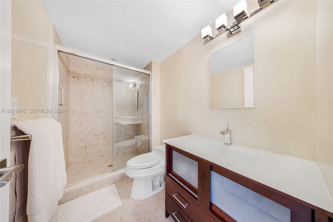 For Rent: $6,850 (2 beds, 3 baths, 1942 Square Feet)