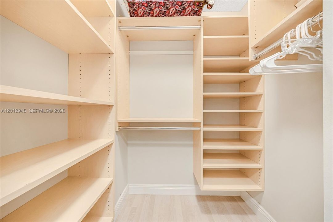 For Rent: $6,850 (2 beds, 3 baths, 1942 Square Feet)