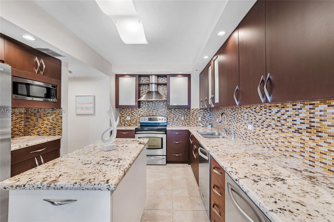 For Rent: $6,850 (2 beds, 3 baths, 1942 Square Feet)