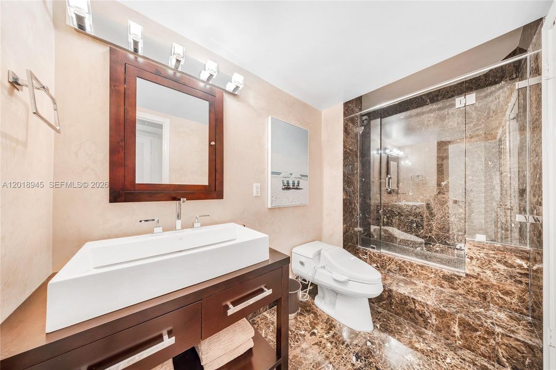 For Rent: $6,850 (2 beds, 3 baths, 1942 Square Feet)