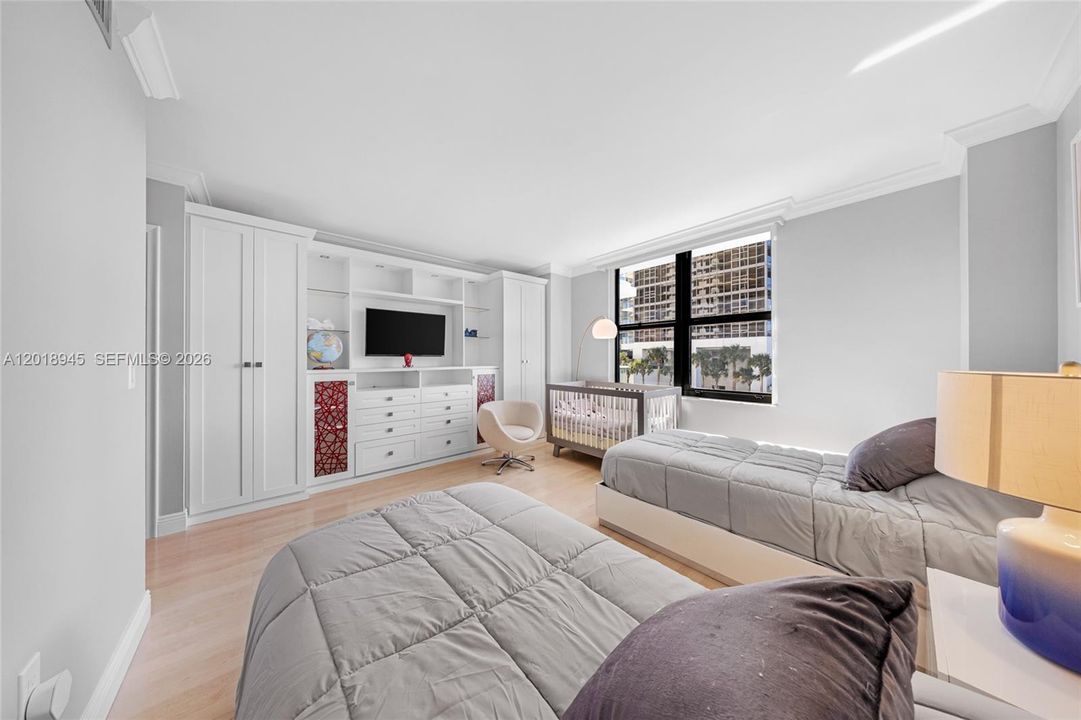 For Rent: $6,850 (2 beds, 3 baths, 1942 Square Feet)