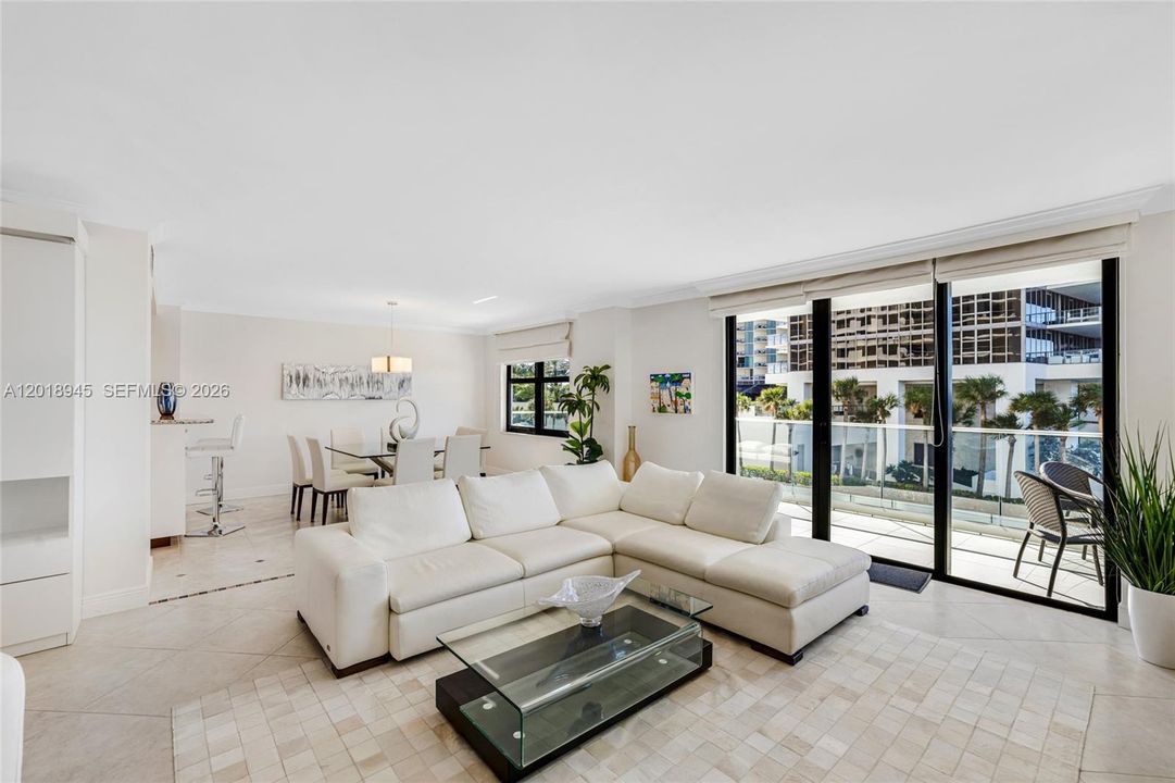 For Rent: $6,850 (2 beds, 3 baths, 1942 Square Feet)