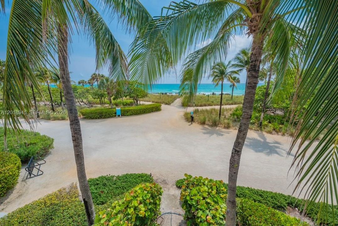 For Rent: $6,850 (2 beds, 3 baths, 1942 Square Feet)