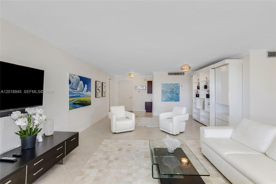 For Rent: $6,850 (2 beds, 3 baths, 1942 Square Feet)