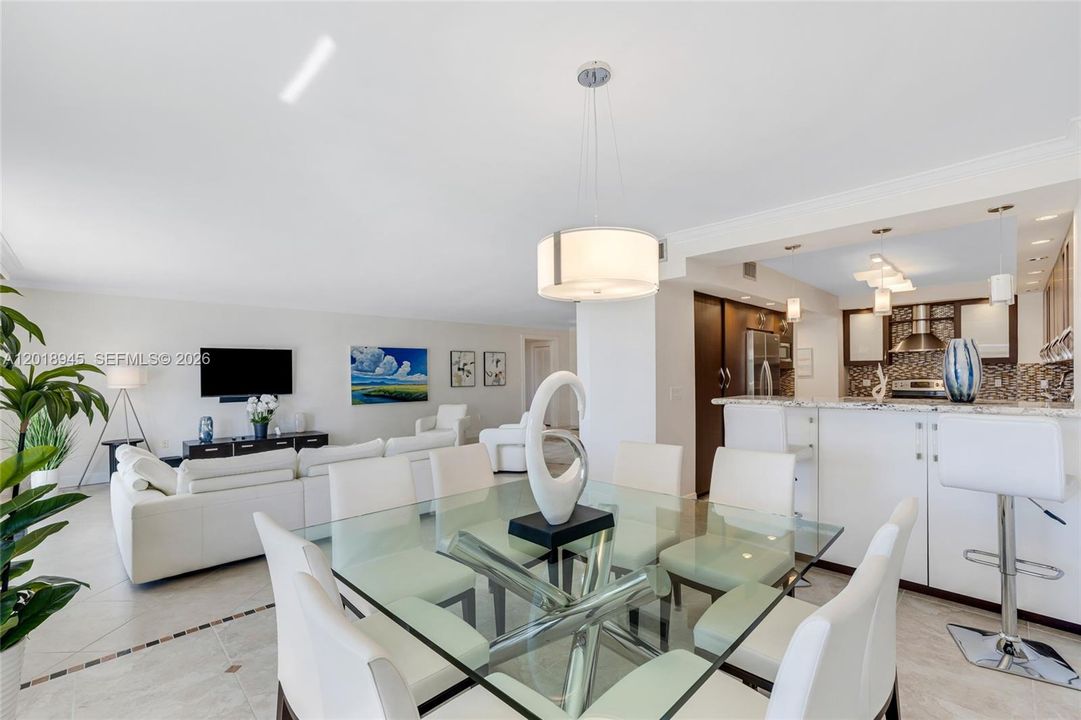 For Rent: $6,850 (2 beds, 3 baths, 1942 Square Feet)