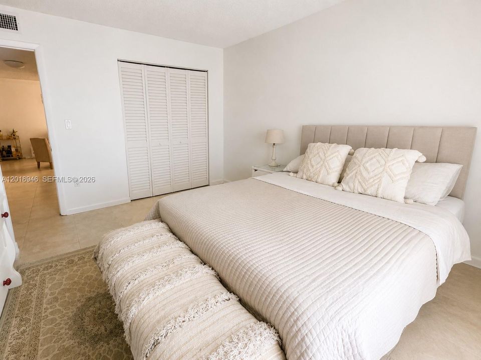 For Rent: $2,100 (1 beds, 1 baths, 610 Square Feet)