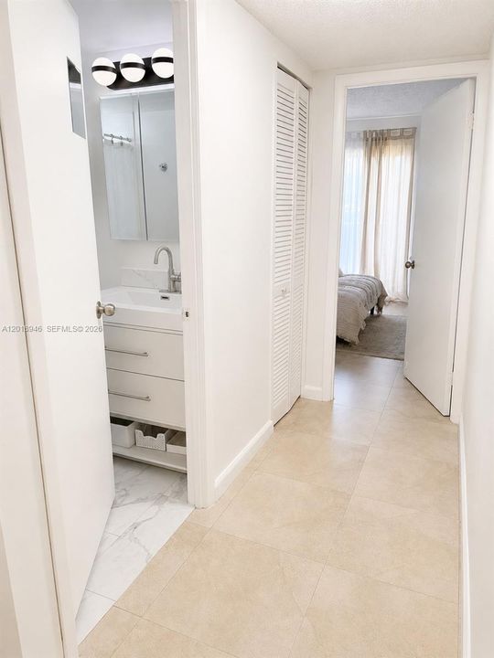For Rent: $2,100 (1 beds, 1 baths, 610 Square Feet)